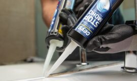 نحوه ترمیم ترک دیوار با اسپری فوم و سیلیکون درزگیر