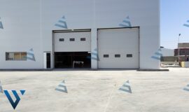 درب سکشنال صنعتی یا درب کرکره‌ای؟ مقایسه کامل قیمت، کارایی و طول عمر