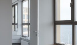 برای خرید درب فریم لس باید به چه نکاتی توجه کنیم؟