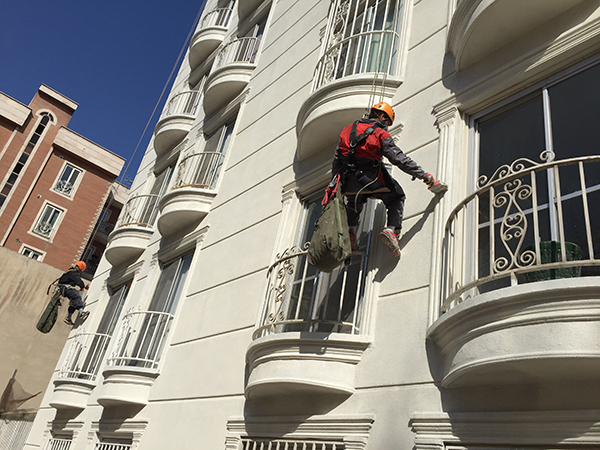 رنگ آمیزی نما با طناب